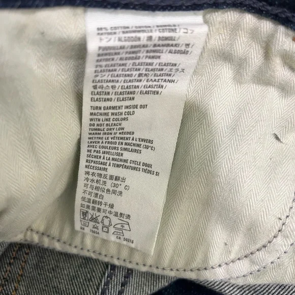 ABERCROMBIE & FITCH DARK BLUE WASH LOW RISE CUFFED DENIM SHORTS SIZE 28 - Picture 16 of 16